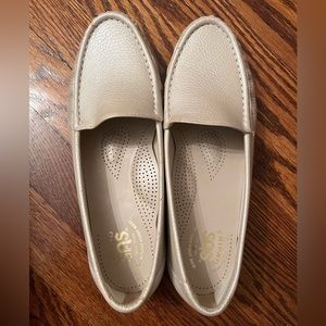 SAS Tripad Comfort Women Bone pearl Leather Slip on Loafer shoes  size 8.5W